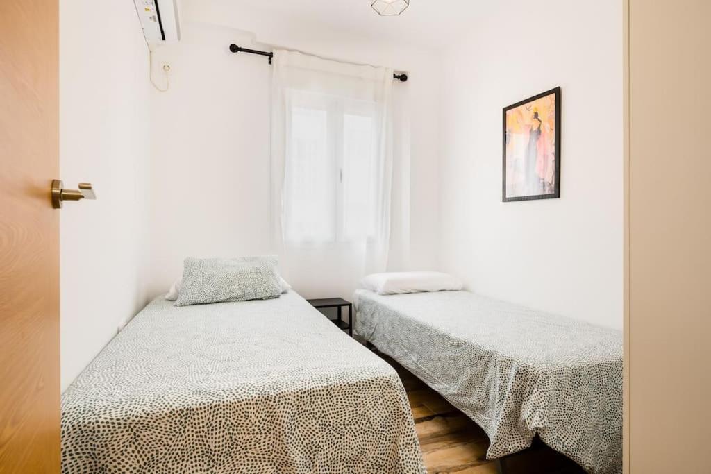 Apto Centrico, 2 Aparcamientos Privados, Bicis Seville Luaran gambar